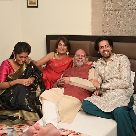 Nk7 Guest House Calcutta Eksteriør billede