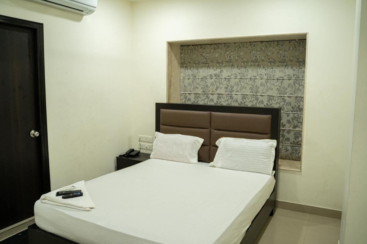 Nk7 Guest House Calcutta Eksteriør billede