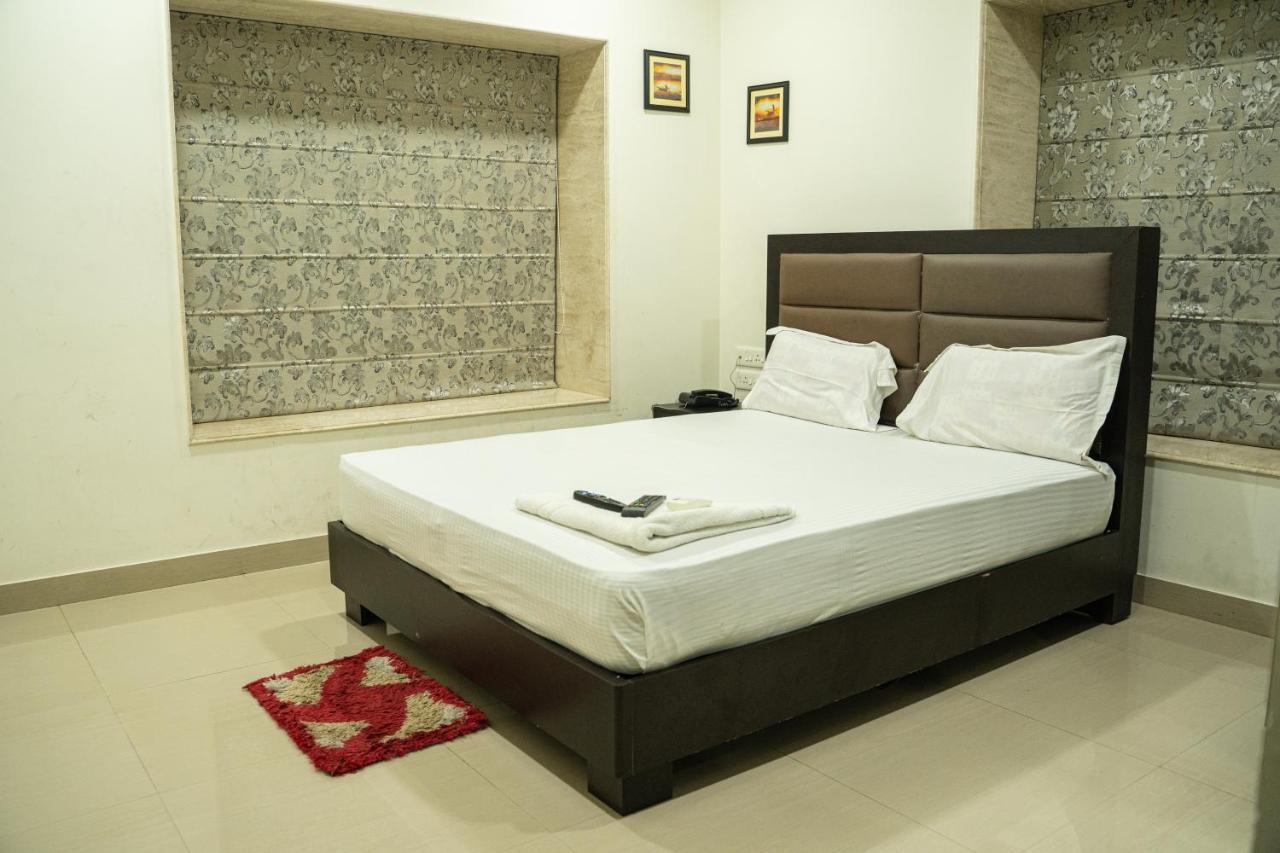 Nk7 Guest House Calcutta Eksteriør billede