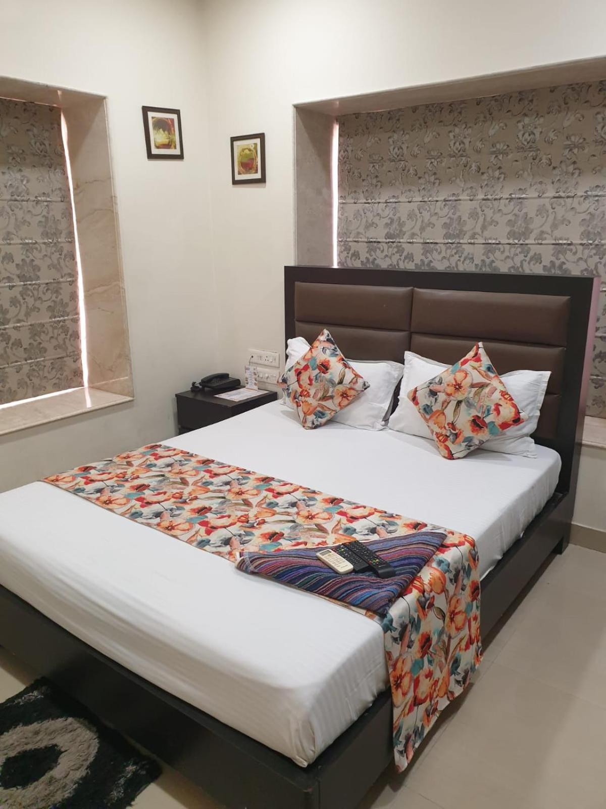 Nk7 Guest House Calcutta Eksteriør billede